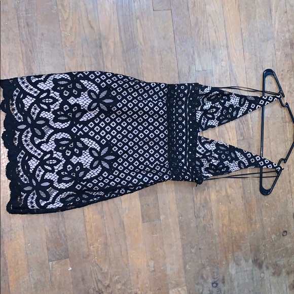 Black lace Stylestalker mini dress - Picture 2 of 5